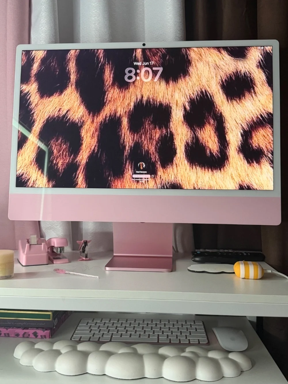Apple - iMac 24-inch All-in-One - M4 chip - Built for Apple Intelligence - 8 Cor